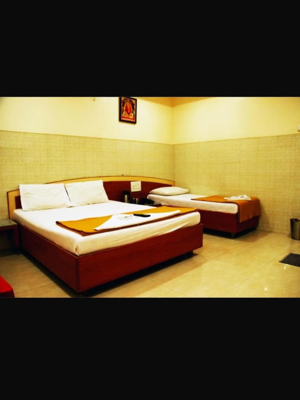 Hotel Apple Sai Residency Shirdi Exterior photo